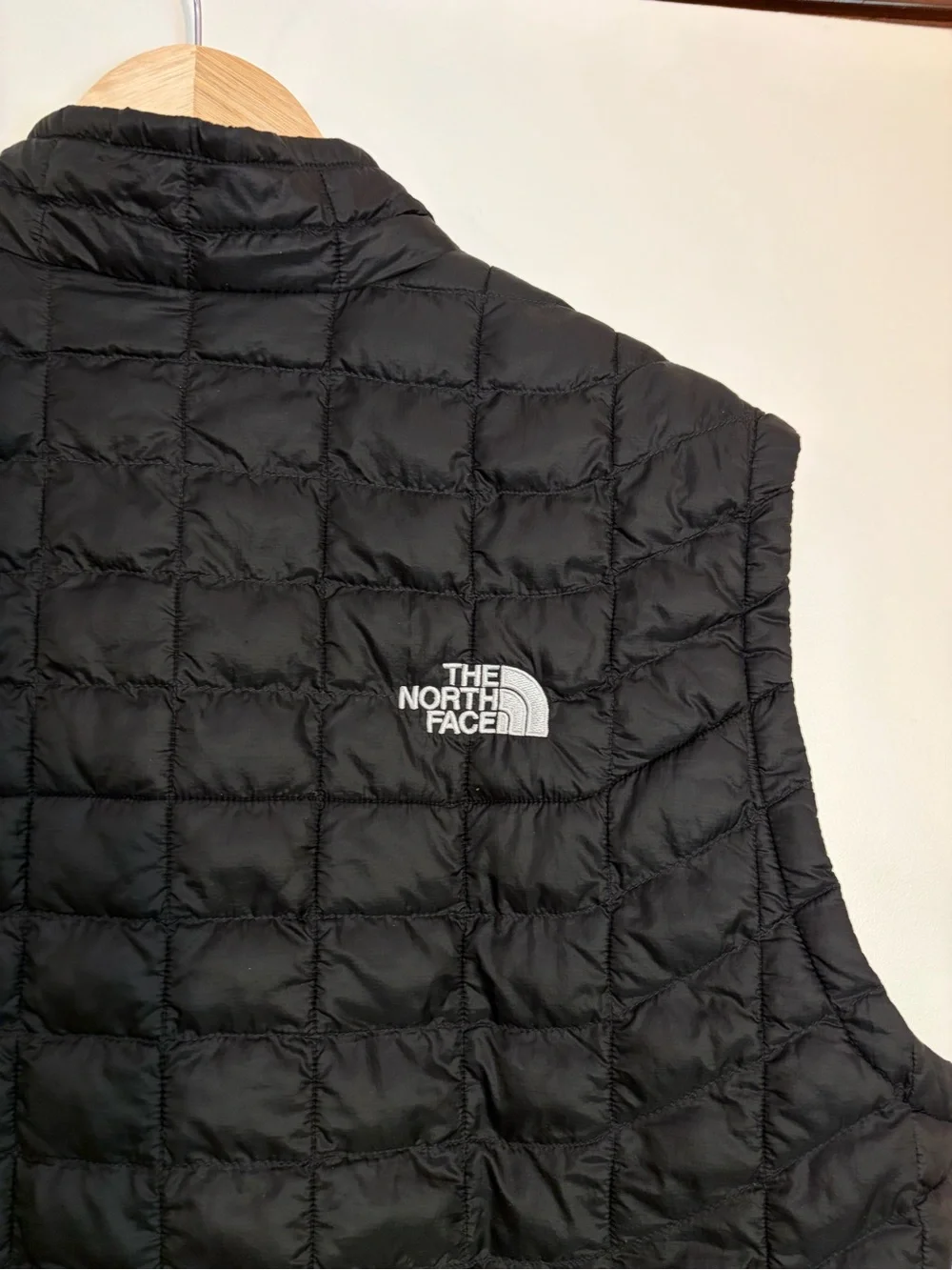 The North Face ThermoBall Eco Vest – Men’s Large – Black